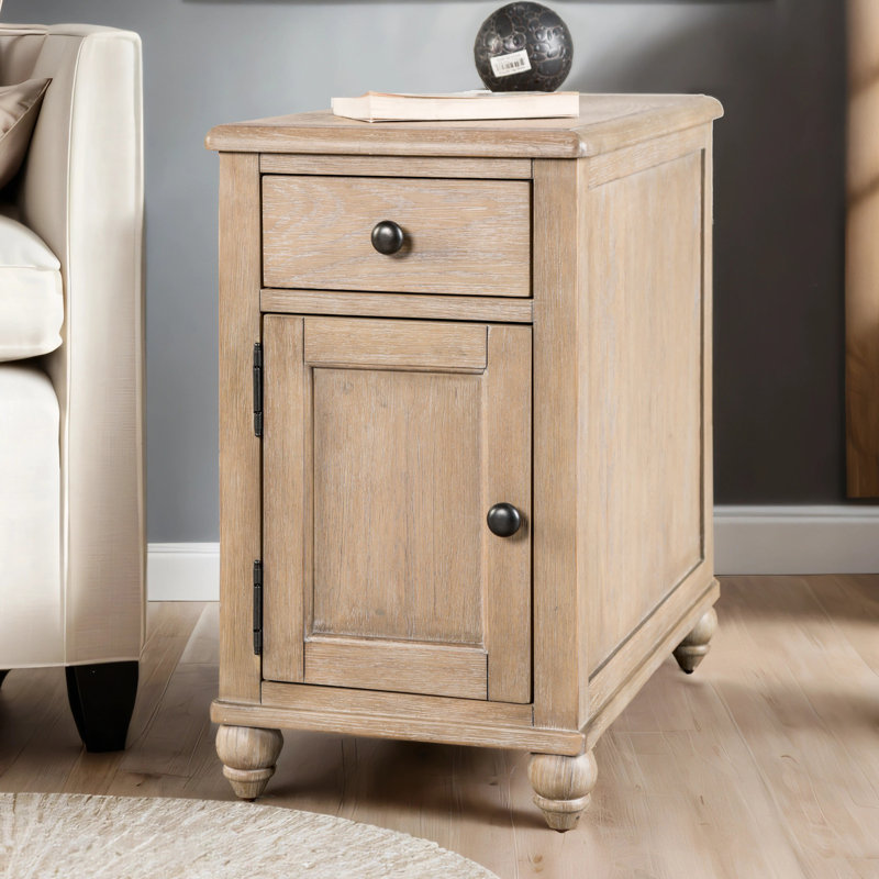 Baiardo Side Table