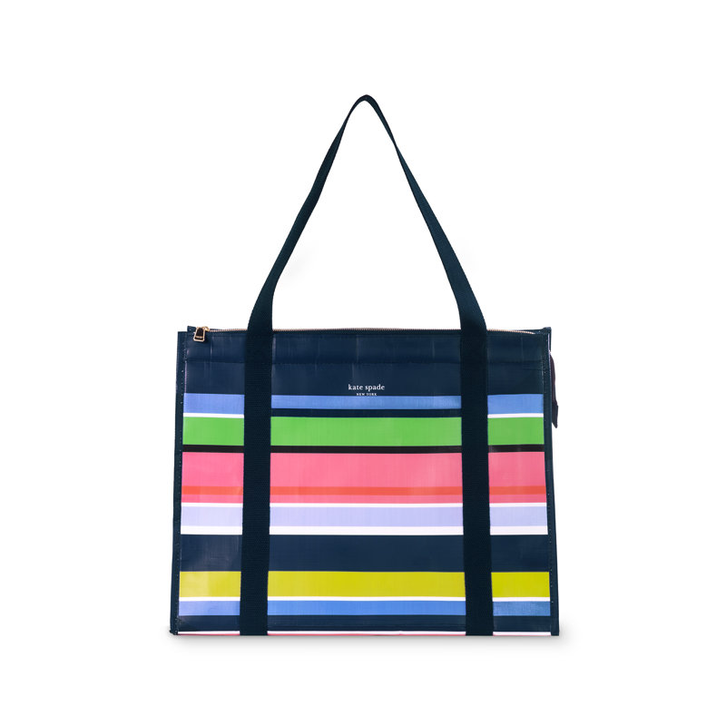 Sac de marché isolé, rayure ensoleillée