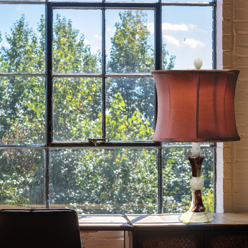 21.75" Tall Onyx Table Lamp "Chandra", Chartreuse