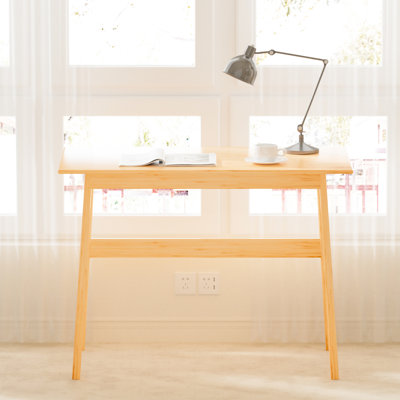 Bureau d'ordinateur simple et moderne Modern