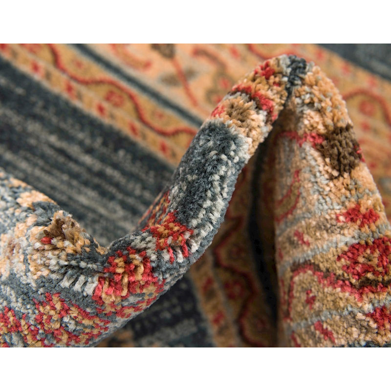 Tapis bleu / floral Jaeden, Rectangle 3 pi 3 po x 5 pi 3 po