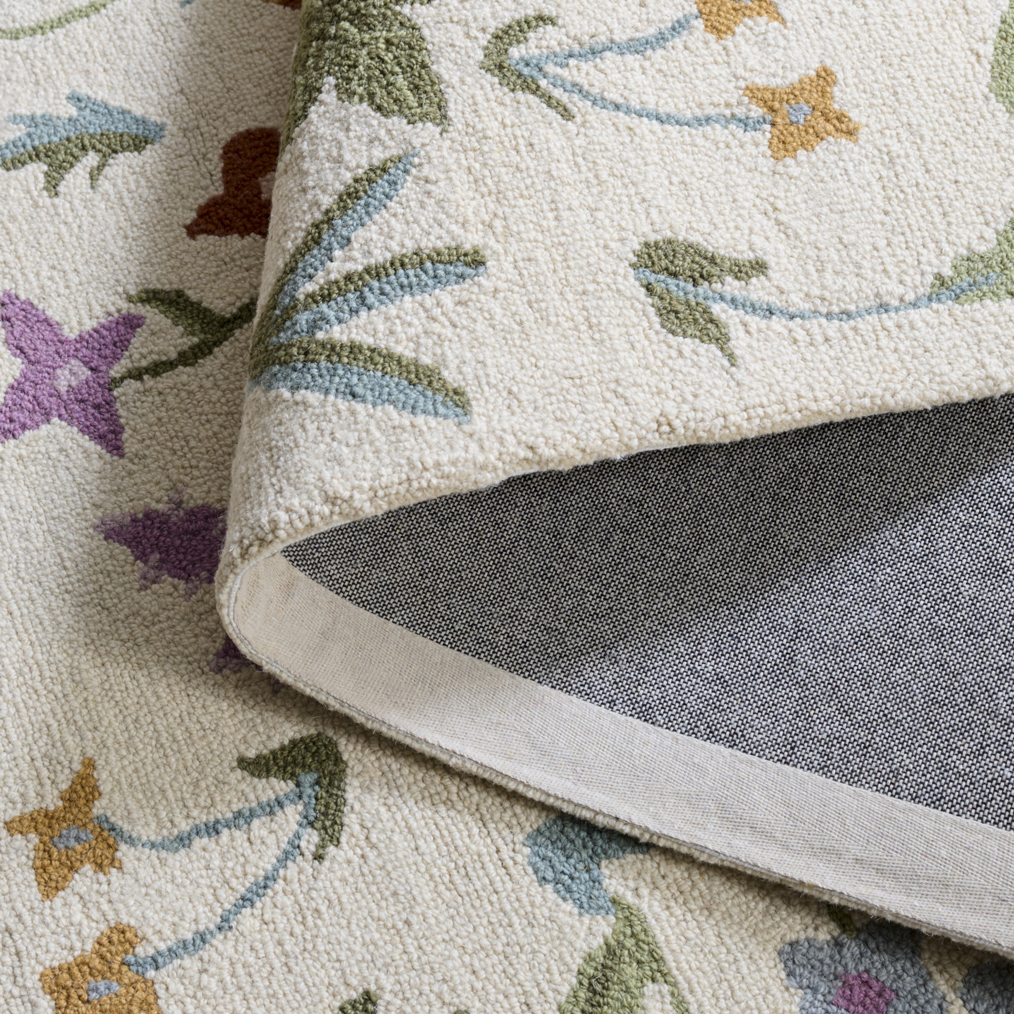 Martha Stewart Hand Tufted Wool, Cotton Floral Outdoor Rug, Rectangle 8' x 10'