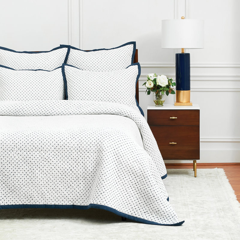 Hanima White Cotton Reversible Quilt, King Quilt