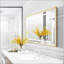 Miroir de salle de bain à DEL avec éclairage antibuée et à intensité variable, idéal pour les salles de bain modernes-336654606