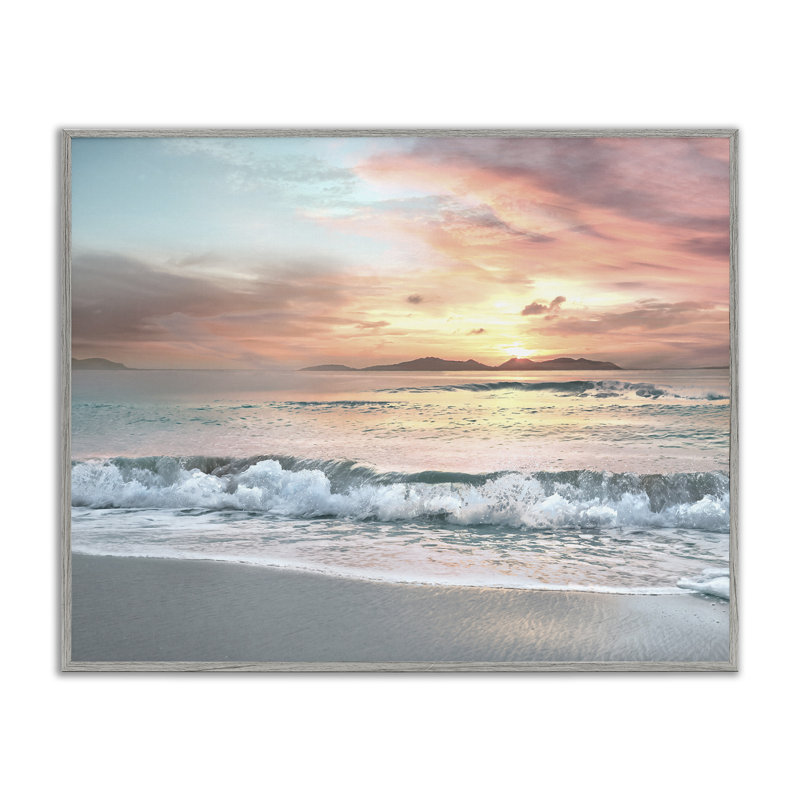 «Morning Sunrise Beach Landscape Distant Mountains Rolling Tide», estampe numérique encadrée de Mike Calascibetta