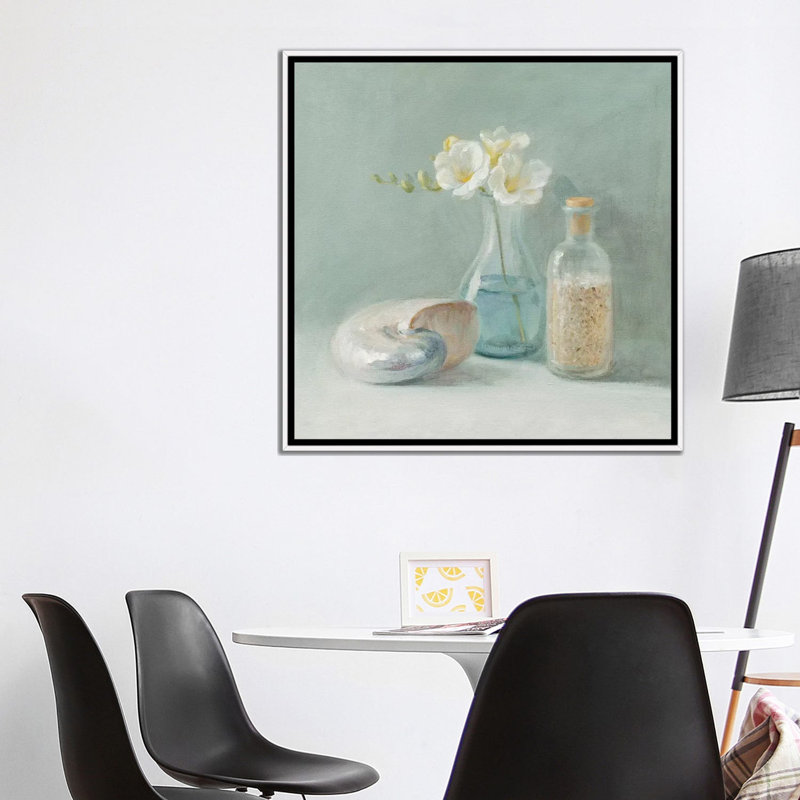 «Freesia Spa» par Danhui Nai - reproduction d'art, H 37 po x l 37 po x P 1,5 po, Toile blanche encadrée, Aucun mat