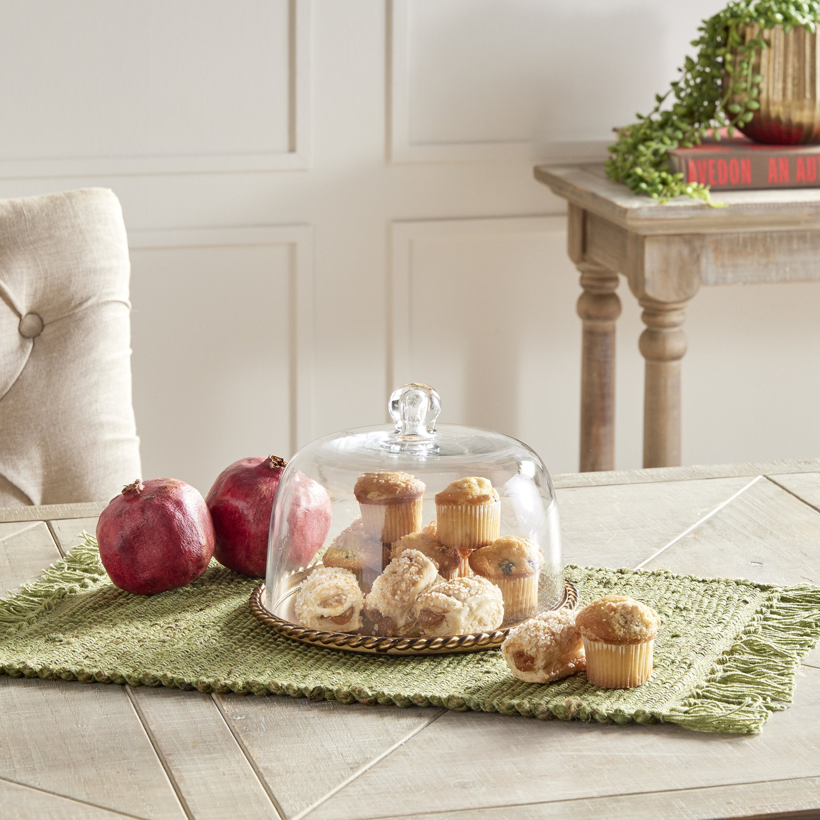 Faina Cake Stand, 6.25" H x 9" W x 9" D