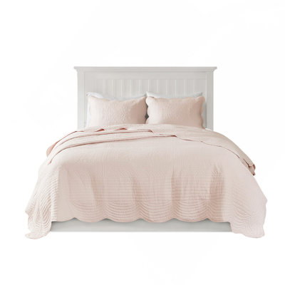 King/Cal King 3 Piece Quilt Set Reversible Scalloped Edge Quilt Set, Blush, Farmhouse Style With Antimicrobial Treatment