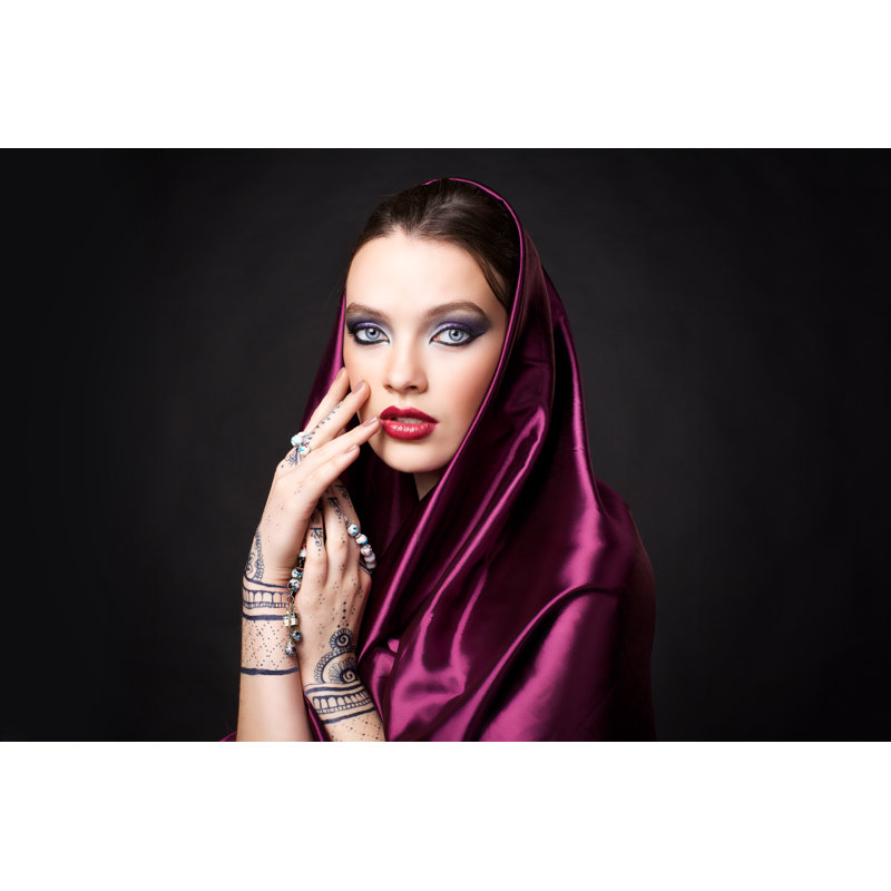Beautiful Woman - Photographie sur toile tendue, L 48 po x H 32 po