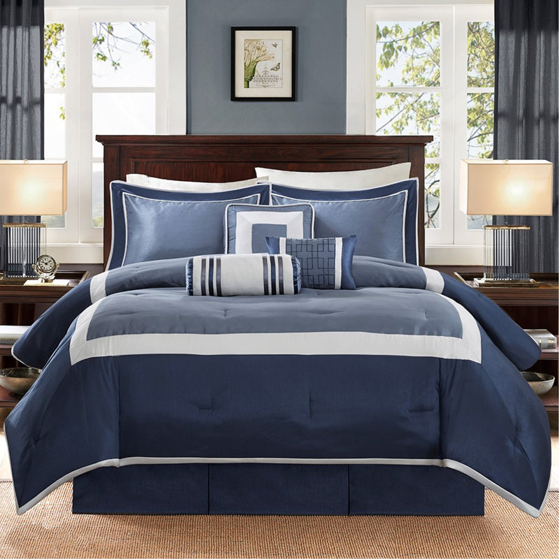 Ensemble d'édredon 7 pièces de la collection Hotel de couleur transitionnelle bleu marine, hypoallergénique et facile à entretenir