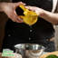  Presse-agrumes en métal jaune, presse-citron manuel, citron vert et orange, presse-agrumes robuste (6)
