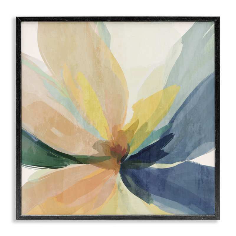 Estampe numérique subtile à motif de fleurs pastel, design par Irena Orlov, H 17 po x l 17 po, Giclée encadrée noir minuit