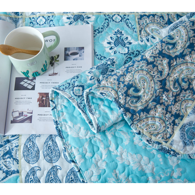 Light Blue Paisley Twin Quilt Set with Pillow Shams