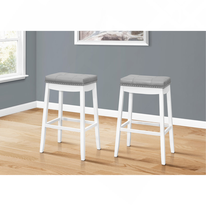 Tabouret de bar, ensemble de 2, hauteur de bar, siège de selle, bois blanc, aspect cuir gris, transitionnel