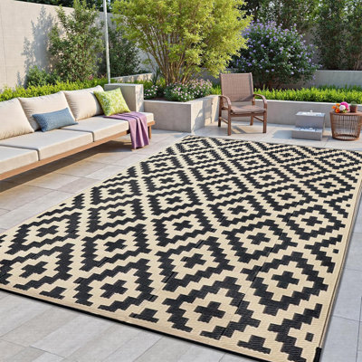 Geometric Black and Beige Outdoor Rugs with Cross Pattern