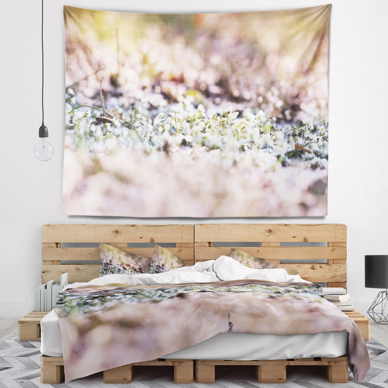 Tapisserie petites fleurs, H 50 po x l 60 po