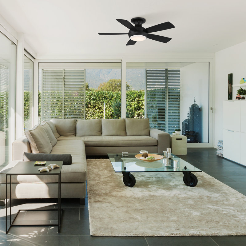 Ventilateur de plafond encastré intelligent à 5 pales Odyssey avec télécommande et ensemble d'éclairage à DEL inclus, 52"