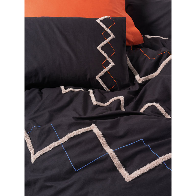 Luxury Ranforce Quilt Cover Set, 100% Cotton, Tile Red & Black | Includes 79 x 87 Duvet Cover, 94 x 102 Flat Sheet, 2 Pillowcases (20 x 28) & 2 Oxford Pillowcases | Machine Washable, Elegant Design for Cozy Bedrooms