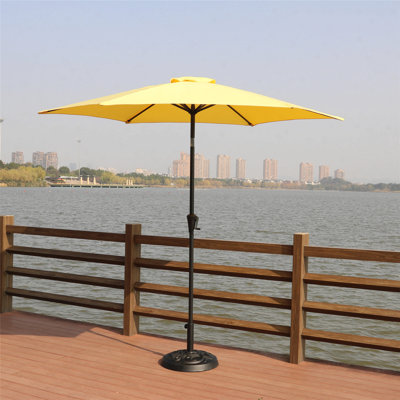 Parasol de patio extérieur en aluminium de 8,8 pieds, parasol de marché, parasol de marché avec base ronde en résine de 33 livres, inclinaison à bouton-poussoir et manivelle