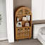 Armoire arquée en bois sculpté de 66 po de hauteur, tablette ouverte et rangement