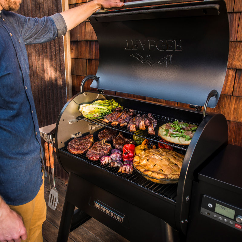 Traeger Ironwood 885 Wood Pellet Grill