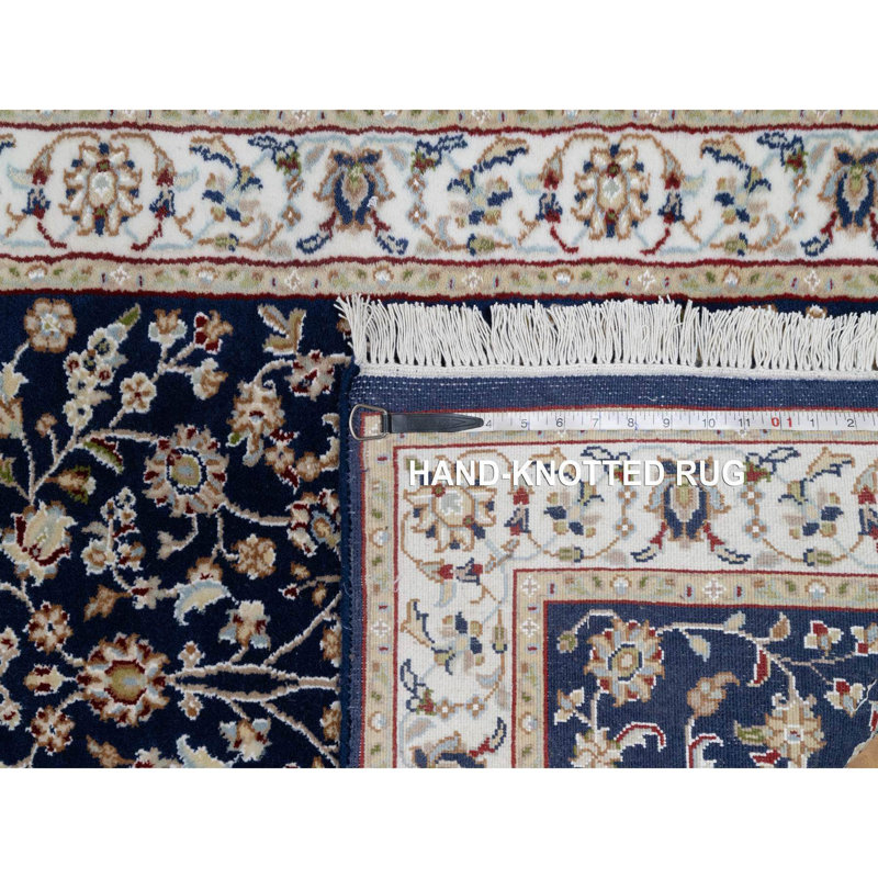 Tapis de couloir oriental bleu 2 pi 8 po x 18 pi 1 po Nain avec motif de fleurs, laine et soie, 250 KPSI