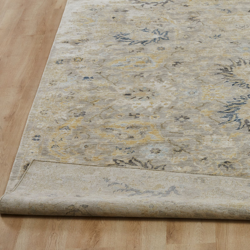 Josilin Wool Floral Area Rug in Gray, Rectangle 3'6" x 5'6"