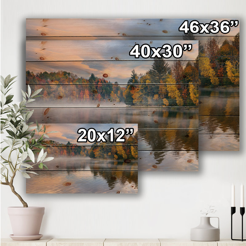 Feuillage d'automne au bord du lac - reproduction de photo non encadrée sur bois, H 30 po x l 40 po x 1,5 po