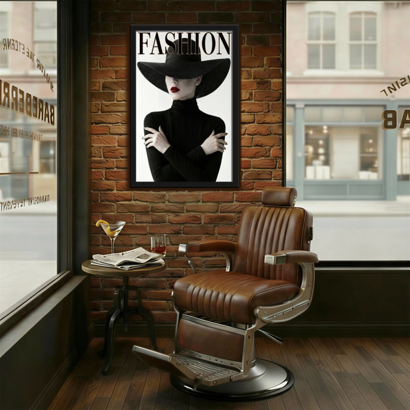 Mannequin portant un chapeau noir et un col roulé, H 30 po x l 20 po