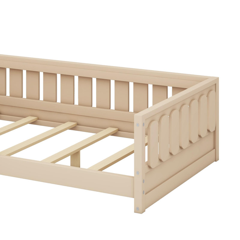 Lit plateforme simple avec garde-corps et tablettes pour le rangement, cadre de lit au sol pour les petits espaces, Natural