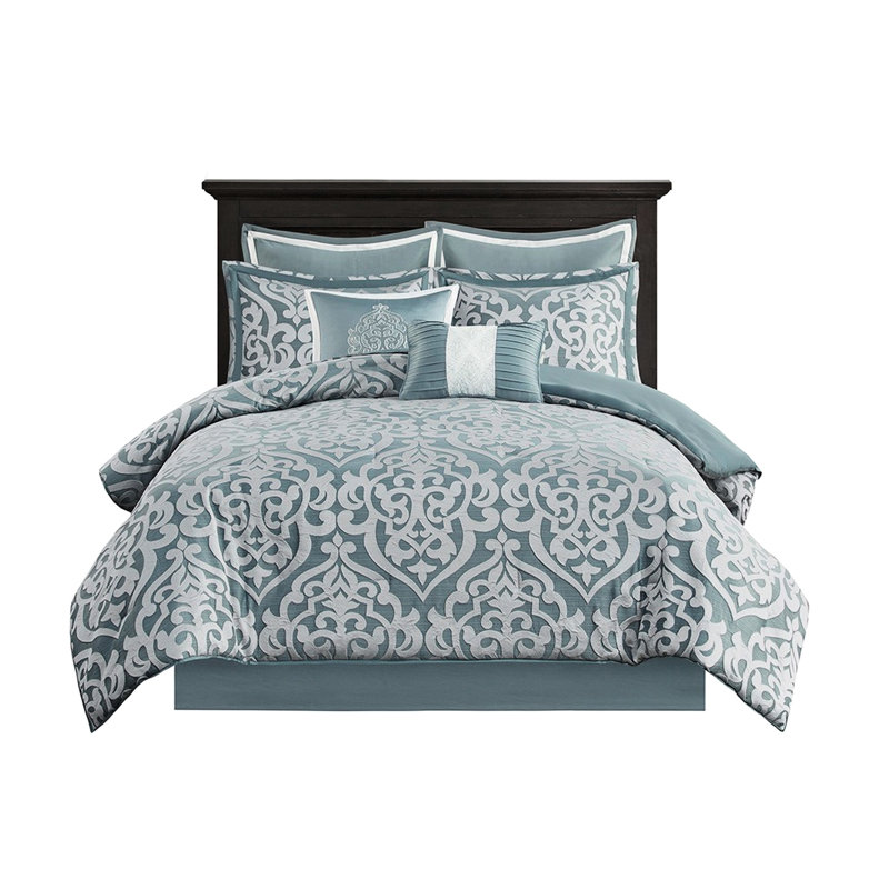 8 / Literie argentée - Grand lit avec détails décoratifs et d'édredon brodés, Aqua/Silver