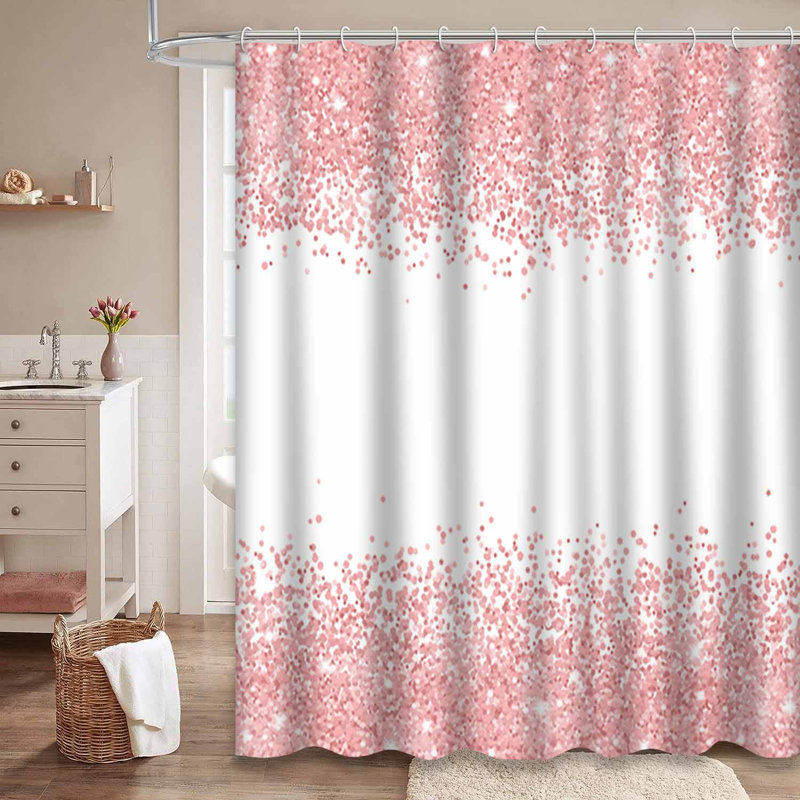 Rideau de douche rose orné de confettis roses et blancs avec 12 crochets, L 72 po x l 84 po