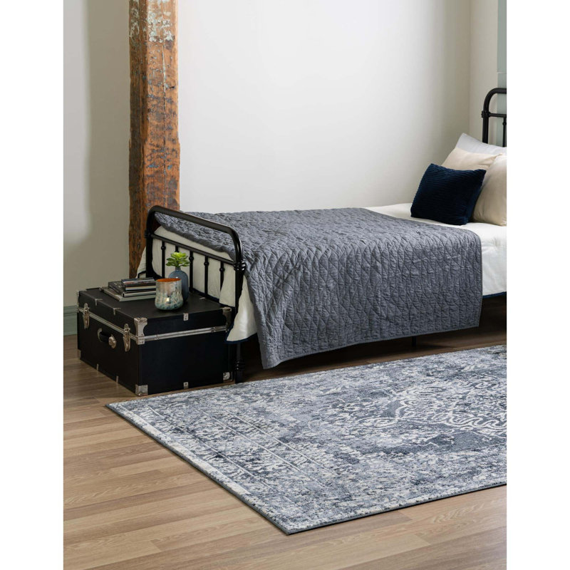 Boylan Oriental Indoor Rug, Rectangle 4'1" x 6'1"