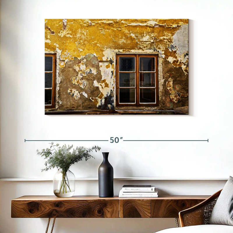 Lilie fenêtre jaune mur craquelé, H 26 po x l 39 po