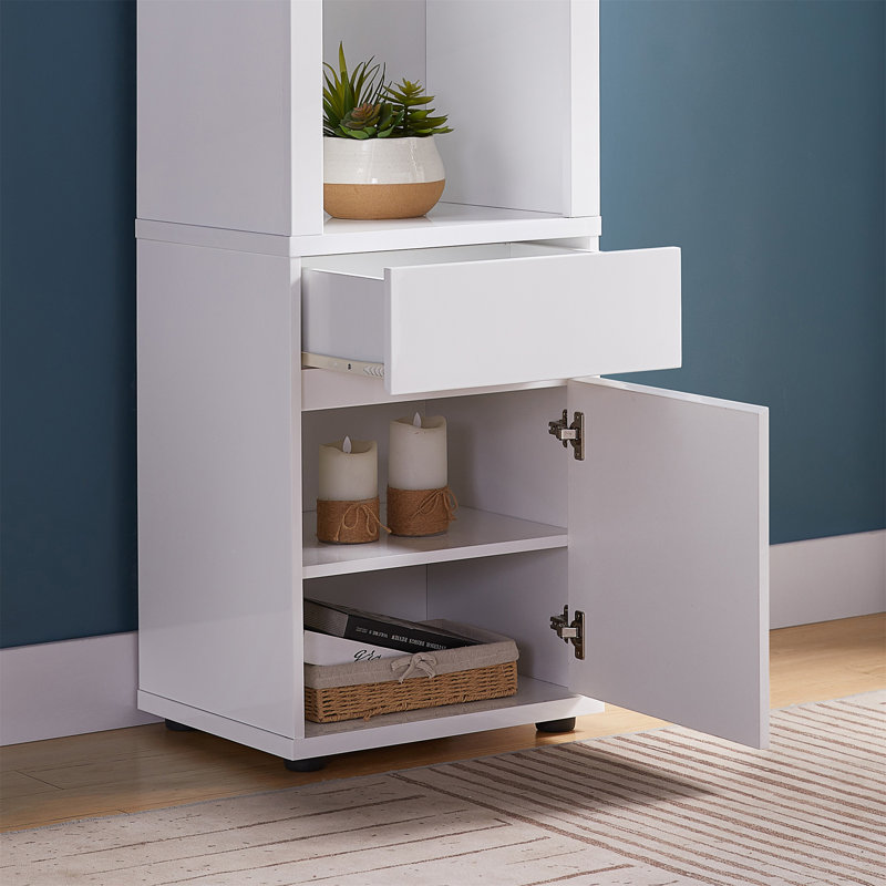 Vitrine contemporaine avec trois tablettes en verre et une tablette inférieure avec deux tablettes - blanc