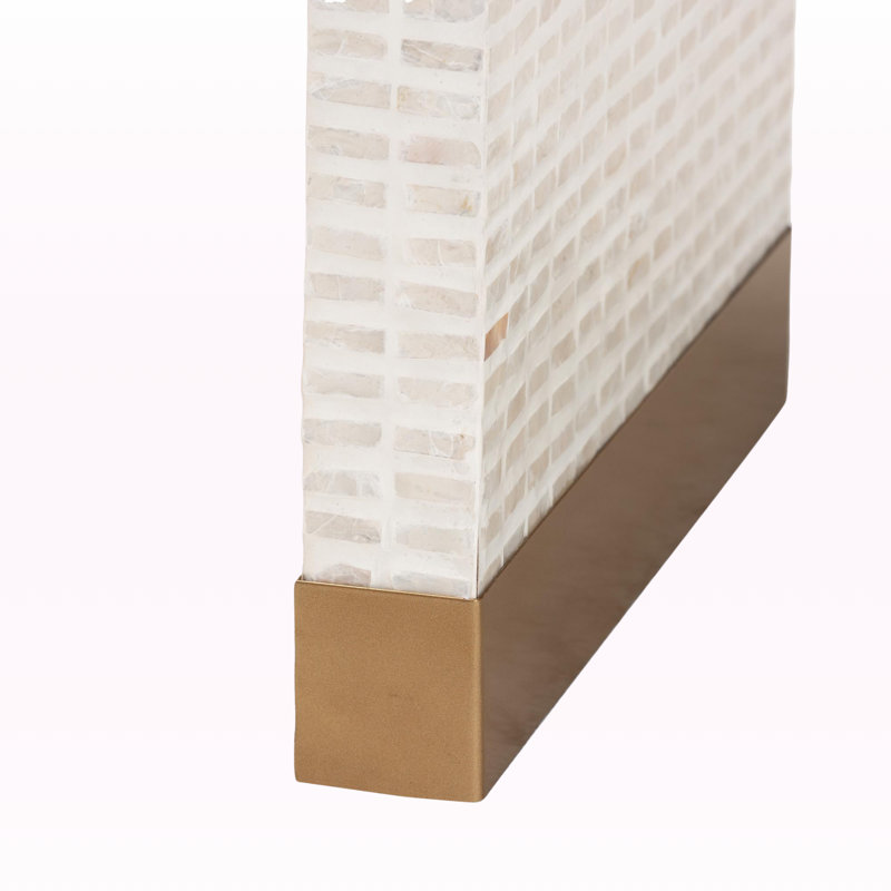 Table de bout Joscelyne avec nacre de Capiz beige côtier et blanc