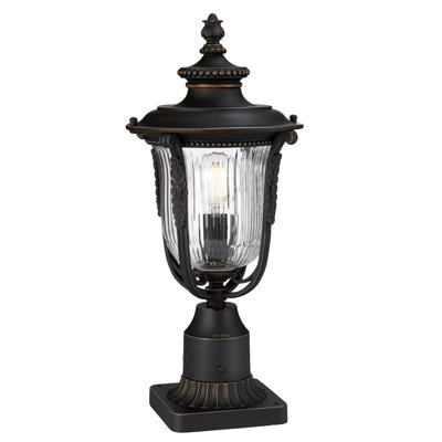 Uxbridge Pier Mount Light