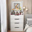 Coiffeuse moderne avec miroir intégré, plateau en verre et rangement rabattable pratique pour la chambre à coucher