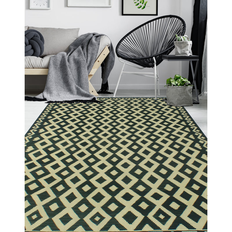 Wool Oriental and Geometric Indoor Rug