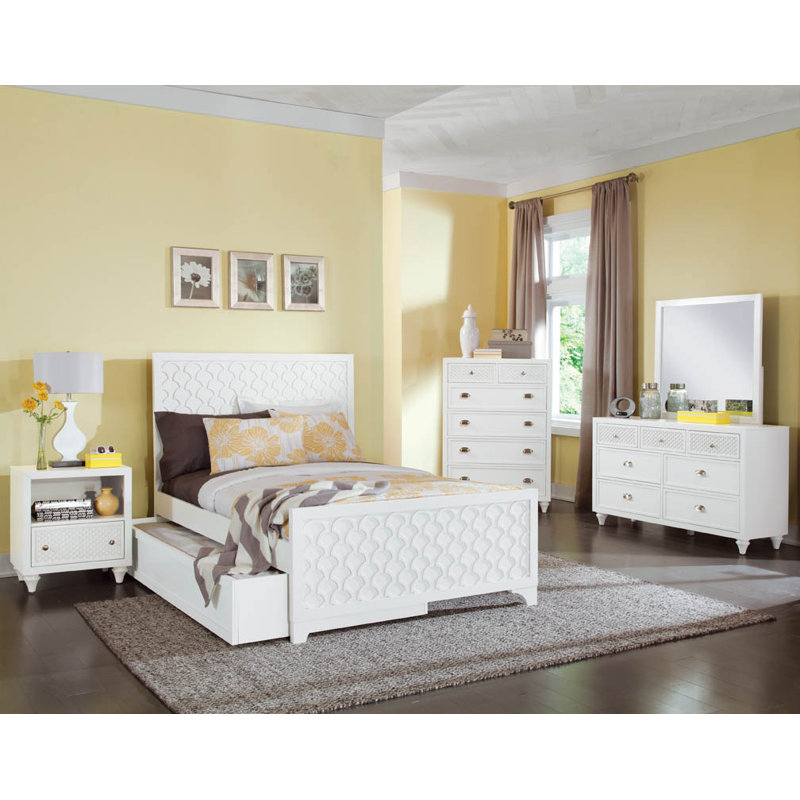 Amanda 56'' W 7 - Drawer Dresser, Cream