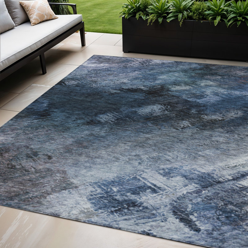 Tapis intérieur lavable abstrait bleu marine et bleu denim HomeRoots 5 pi x 8 pi