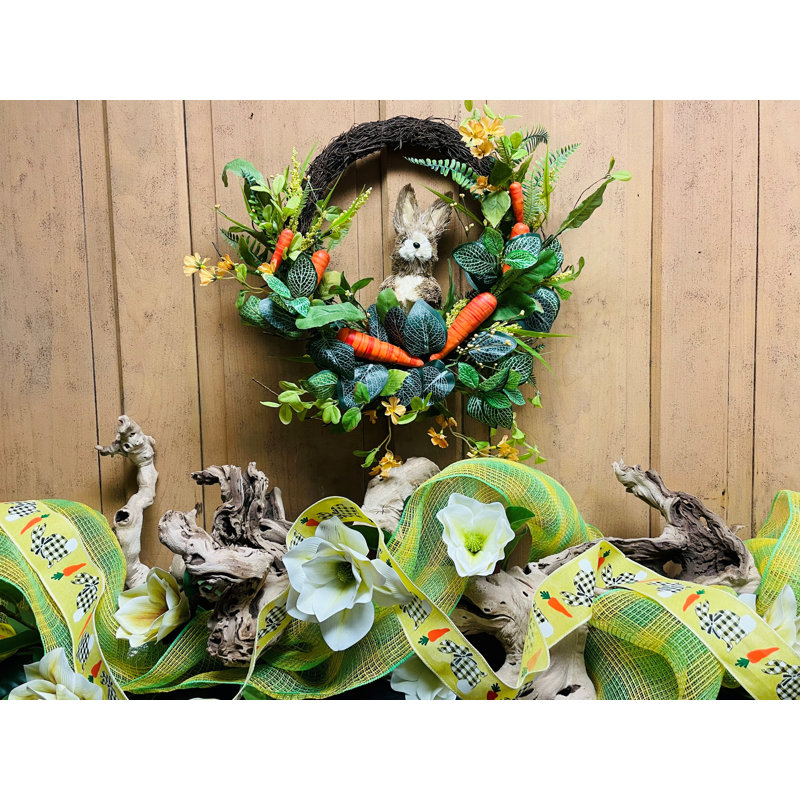 Couronne de brindilles 18 po Lapin avec carottes et fleurs sauvages