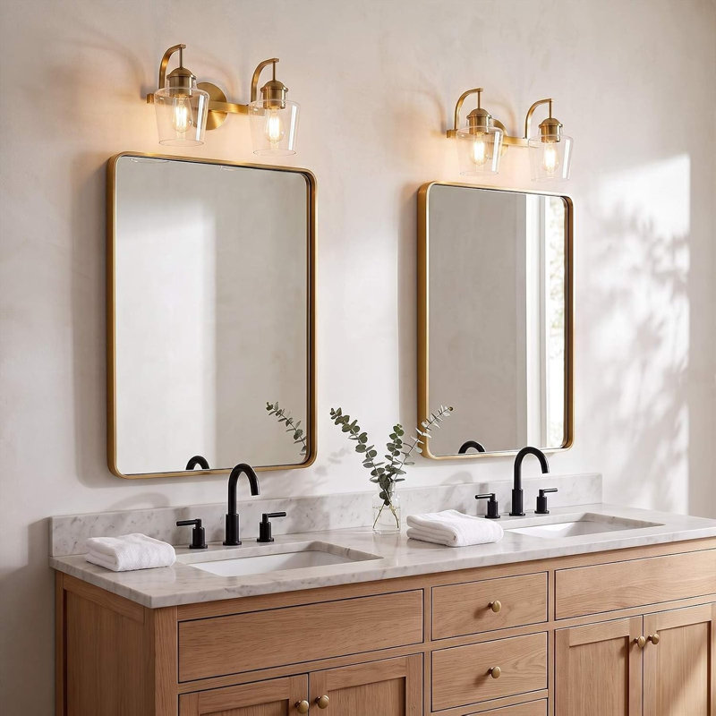 Applique murale contemporaine pour salle de bain avec abat-jour conique en verre soufflé à la main, Deux lumières