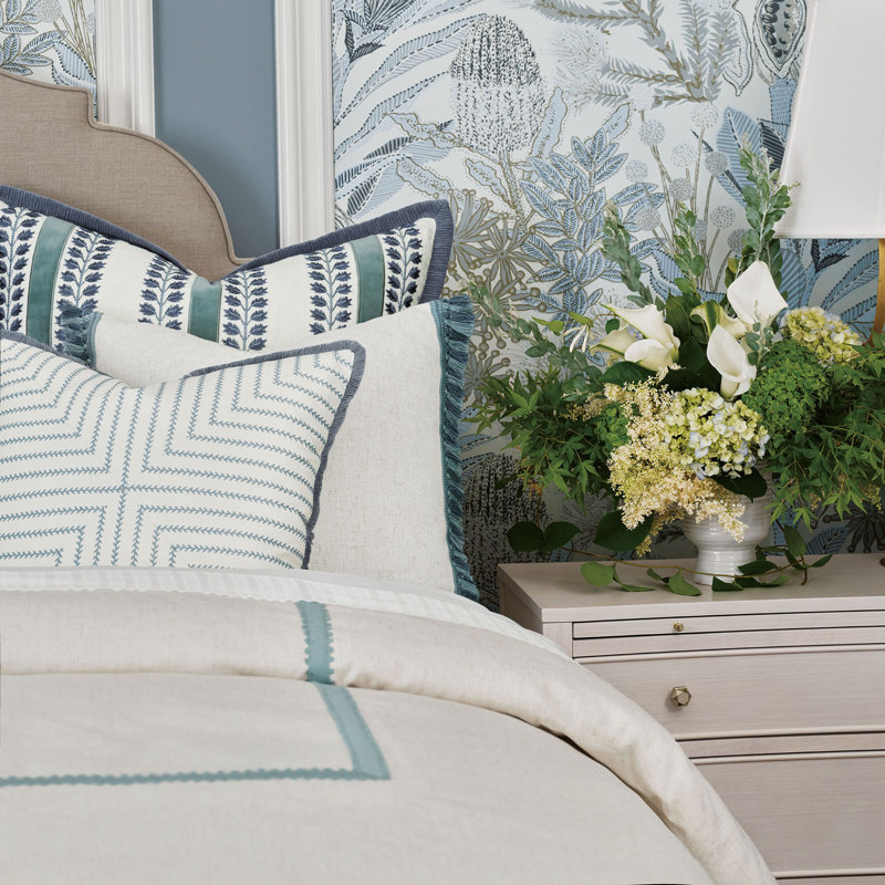 Highclere Square Pillow Cover & Insert