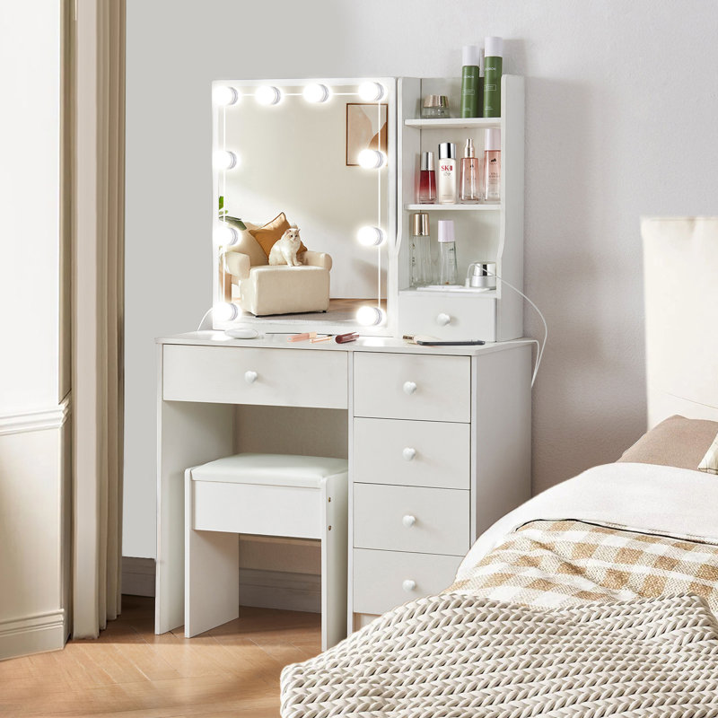 Dakuan Vanity