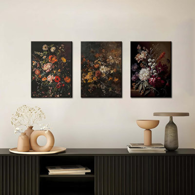 Encadrée 3 pièces, ensemble d'art mural sur toile à motif floral foncé, impression de fleurs de l'Académie foncée, peinture murale rétro botanique rustique, impression d'art floral noir, décoration murale Moody Daisy pour le salon, chambre à coucher