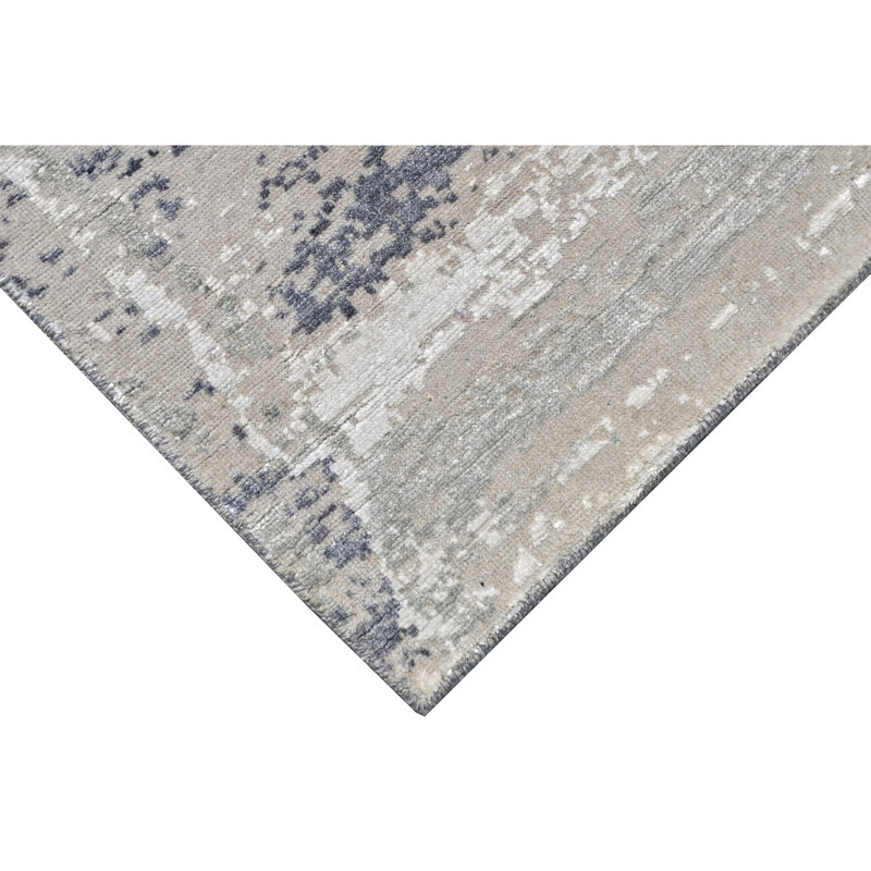 High-Quality Hand-Knotted Ivory And Black Area Rug