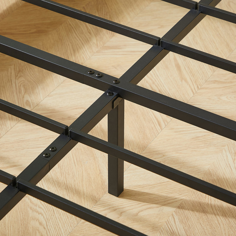 Structure de lit double en noyer avec détails ondulés rustiques, conception incurvée moderne, coins arrondis pour la protection, structure en fer, support de 13 tubes métalliques, éléments en bois de taille d'installation rapide, look, coins,