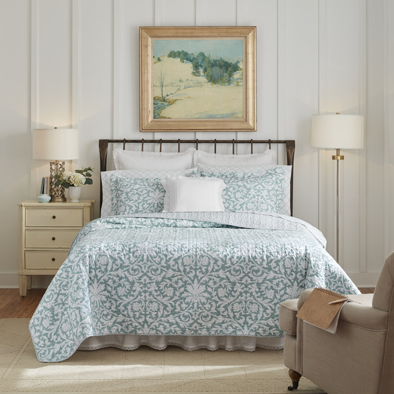 Laura Ashley Mia Reversible Cotton Quilt Set, King Quilt + 2 King Shams