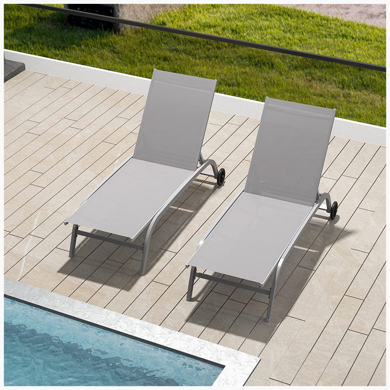 Chaise longue d'extérieur en métal Mayrelin, Gris